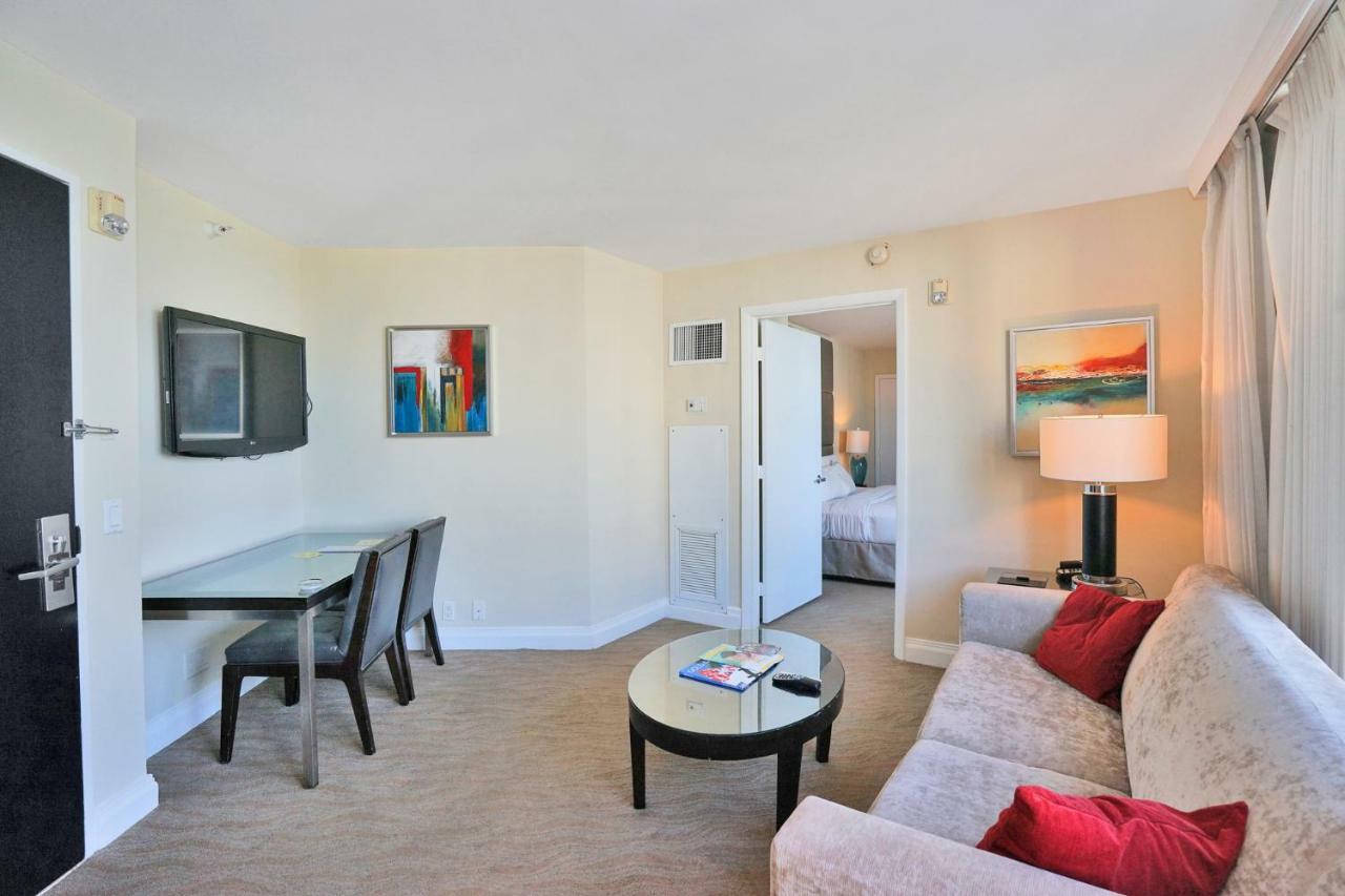 Gallery One - A Doubletree Suites By Hilton Hotel Fort Lauderdale Exterior foto